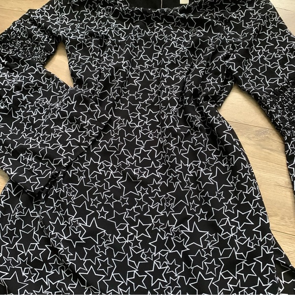 MICHAEL MICHEAL KORS BLACK WITH STARS BLOUSE TUNIC WITH FLOUNCE SLEEVES SIZE XS - Picture 2 of 6